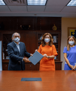 Fundación Sur Futuro y Fundación La Merced trabajarán en favor de la juventud de Las Caobas, Herrera y El Batey Bienvenido, Santo Domingo Oeste.